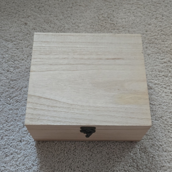 Wooden Box - Picture 1 of 8